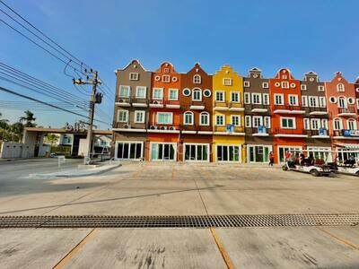 ขาย - ขายอาคารพาณิชย์ 3 ชั้นครึ่งแฝด สไตล์ยุโรป บ่อวิน ศรีราชา, ชลบุรี