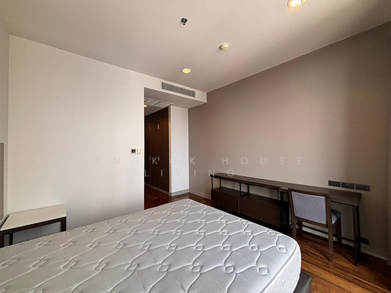 Piya Residence, Bangkok, Soi Sukhumvit 28-30, Khong Tan, Khlong Toei, Bangkok, 4 Bedrooms, 285 sqm, Condo For Rent, by Bangkok House Living, 11756336 - DDproperty.com