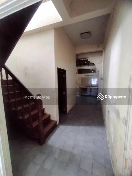 ขาย - Ban Chat Luang Soi Rat Uthit 54 : บ้านฉัตรหลวง ซอยราษฎร์อุทิศ 54, กรุงเทพ