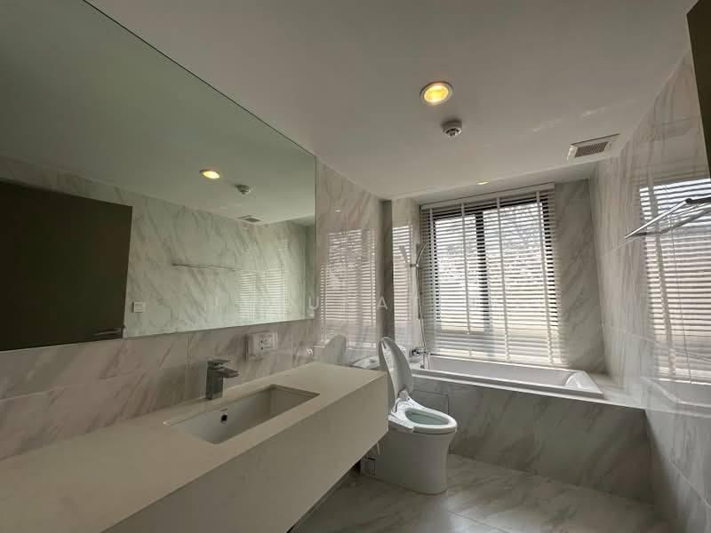 IDEO Mobi Sukhumvit 40, Bangkok, Soi Sukhumvit 40, Phra Kanong, Khlong Toei, Bangkok, 2 Bedrooms, 60 sqm, Condo For Rent, by Jarunat K, 11758483 - DDproperty.com