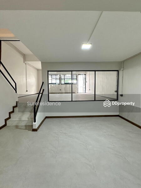 For Rent - Townhome for rent 3 bedrooms Huaikhwang, Bangkok