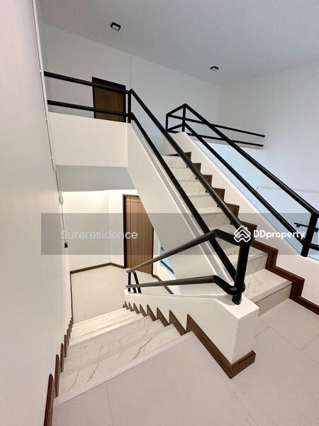 For Rent - Townhome for rent 3 bedrooms Huaikhwang, Bangkok