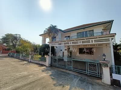 ขาย - ขายบ้านเดี่ยว หมู่บ้านโรยัลวิว ถนนเชียงใหม่-หางดง ใกล้เมืองเชียงใหม่, เชียงใหม่