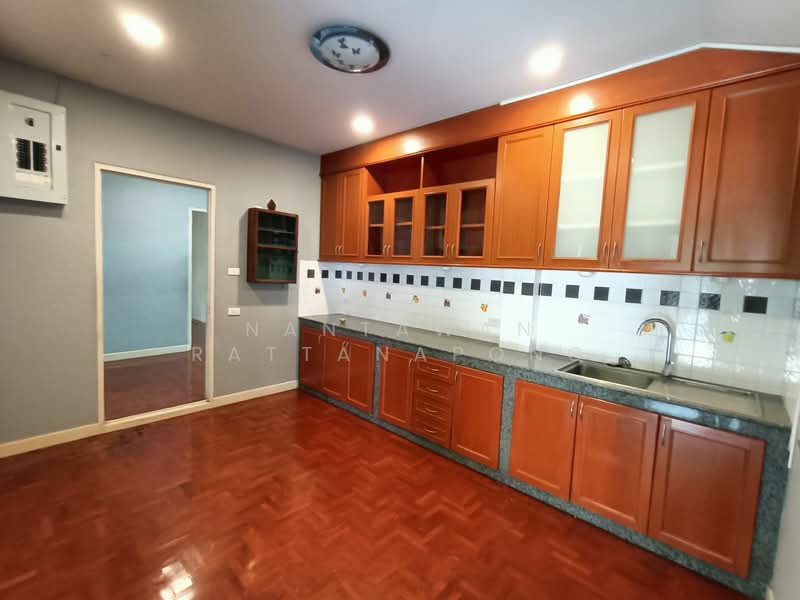 House for sale in Royal view village, Hangdong, Chiang Mai, Chiang Mai, Ban Waen, Hang Dong, Chiang Mai, 4 Bedrooms, 300 sqm, Single Detached House For Sale, by Nantawan Rattanapong, 11759361 - DDproperty.com