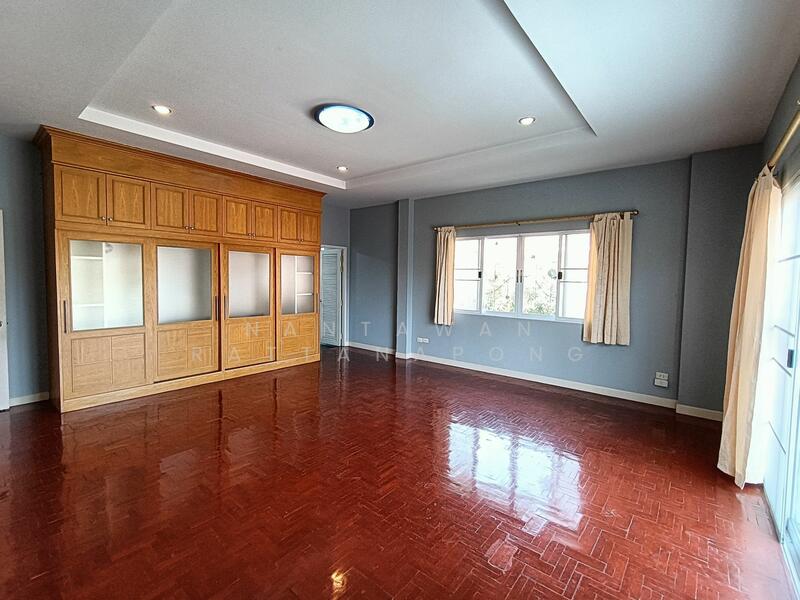 House for sale in Royal view village, Hangdong, Chiang Mai, Chiang Mai, Ban Waen, Hang Dong, Chiang Mai, 4 Bedrooms, 300 sqm, Single Detached House For Sale, by Nantawan Rattanapong, 11759361 - DDproperty.com