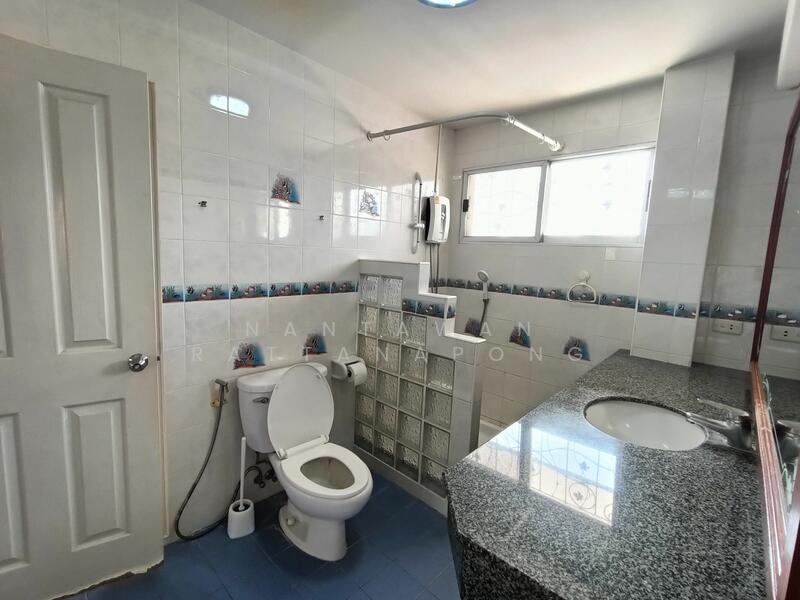 House for sale in Royal view village, Hangdong, Chiang Mai, Chiang Mai, Ban Waen, Hang Dong, Chiang Mai, 4 Bedrooms, 300 sqm, Single Detached House For Sale, by Nantawan Rattanapong, 11759361 - DDproperty.com