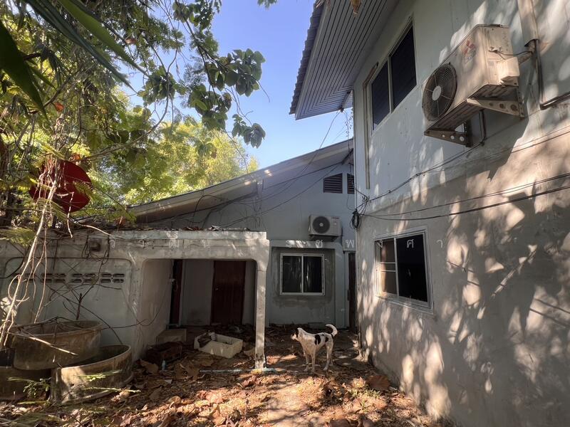 Land for sale next to Khlong Om Non canal, includes 3 houses, near Ratchaphruek-Kanchanaphisek Rd., Nonthaburi, Bang Muang, Bang Yai, Nonthaburi, , 7,676 sqm, Land For Sale, by วิวัฒน์ เวชพงศา, 11759714 - DDproperty.com