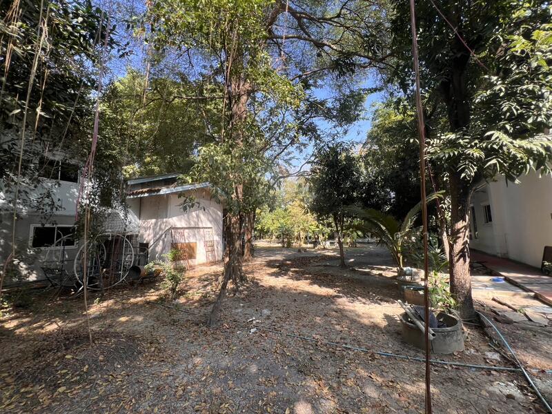 Land for sale next to Khlong Om Non canal, includes 3 houses, near Ratchaphruek-Kanchanaphisek Rd., Nonthaburi, Bang Muang, Bang Yai, Nonthaburi, , 7,676 sqm, Land For Sale, by วิวัฒน์ เวชพงศา, 11759714 - DDproperty.com