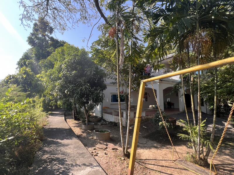 Land for sale next to Khlong Om Non canal, includes 3 houses, near Ratchaphruek-Kanchanaphisek Rd., Nonthaburi, Bang Muang, Bang Yai, Nonthaburi, , 7,676 sqm, Land For Sale, by วิวัฒน์ เวชพงศา, 11759714 - DDproperty.com
