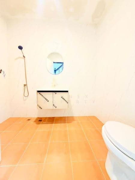 Baan Pongsirichai 2, Samut Sakhon, Om Noi, Krathum Baen, Samut Sakhon, 4 Bedrooms, 120 sqm, Townhouse For Sale, by Connex Property, 11760263 - DDproperty.com