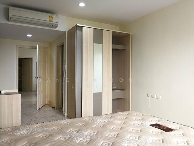 Royal Castle Sukhumvit, Bangkok, 30 Soi Sukhumvit 39, Khlongtoei Nua, Watthana, Bangkok, 3 Bedrooms, 160 sqm, Condo For Rent, by Bangkok House Living, 11760277 - DDproperty.com