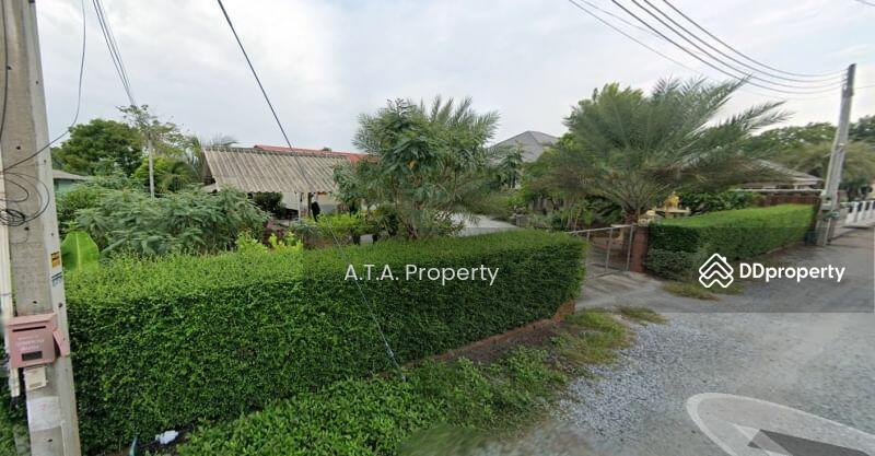 For Sale - Land for sale in Ban Puk, Chonburi, with a 3 bedroom detached house, Chon Buri