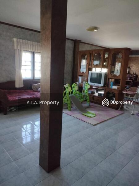 For Sale - Land for sale in Ban Puk, Chonburi, with a 3 bedroom detached house, Chon Buri