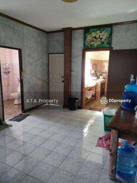 For Sale - Land for sale in Ban Puk, Chonburi, with a 3 bedroom detached house, Chon Buri