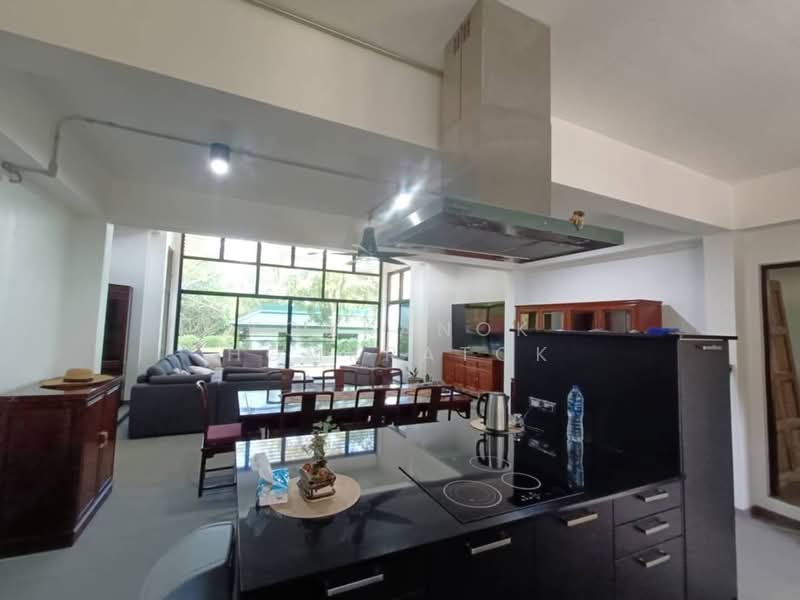 Big house for sale at Ocean view Bangsaray with big swimming pool, Chon Buri (Pattaya), 144/51 Ocean view, Bang Sa-re, Sattahip, Chon Buri (Pattaya), 4 Bedrooms, 250 sqm, Single Detached House For Sale, by Konkanok Homkratok, 11761772 - DDproperty.com