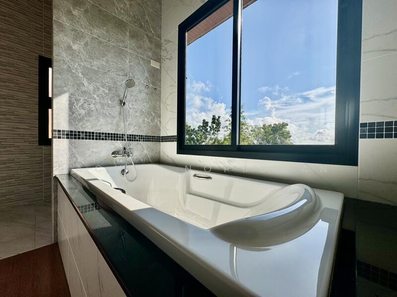 For Sale - sale, 2-storey detached house, Nam Noi area, 5 bedrooms, selling for only 13.9 million baht., Songkhla