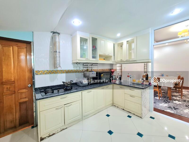 สนใจ ติดต่อคุณเอดิน่า 0855962287   Line @KrutzRealty