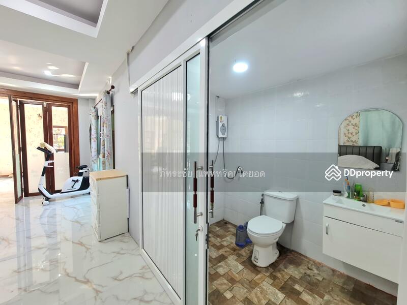 สนใจ ติดต่อคุณเอดิน่า 0855962287   Line @KrutzRealty
