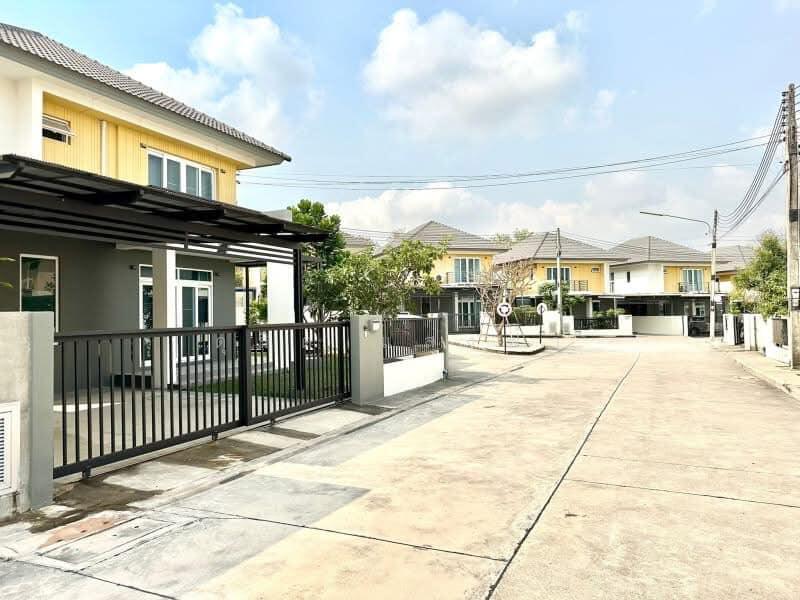 ให้เช่าบ้านเดี่ยว หลังมุม ม.แมกโนลีย์ สวนเสือ ศรีราชา, Chon Buri (Pattaya), Surasak, Si Racha, Chon Buri (Pattaya), 3 Bedrooms, 180 sqm, Single Detached House For Rent, by Dusit Saengfa, 11763905 - DDproperty.com