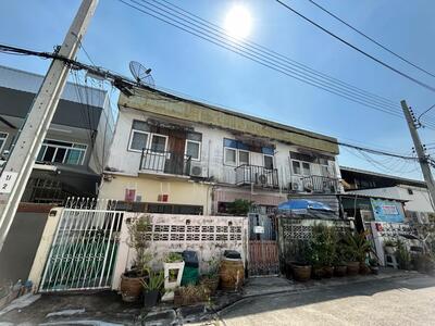 ขาย - ขาย ทาวน์เฮ้าส์ 3 คูหา ซอย สุขุมวิท 66/1, กรุงเทพ