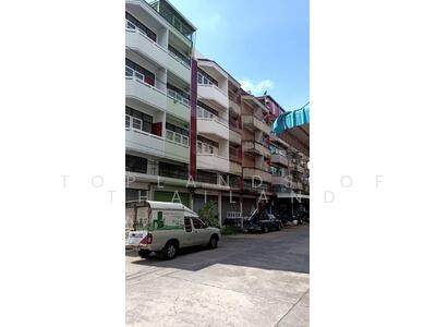 ขาย - ขาย อาคารพาณิชย์ 4.5 ชั้น ถนนเพชรเกษม (ใกล้พุทธมณฑลสาย 4) เนื้อที่ 16 ตร.วา พื้นที่ใช้สอย 324 ตร.ม., กรุงเทพ