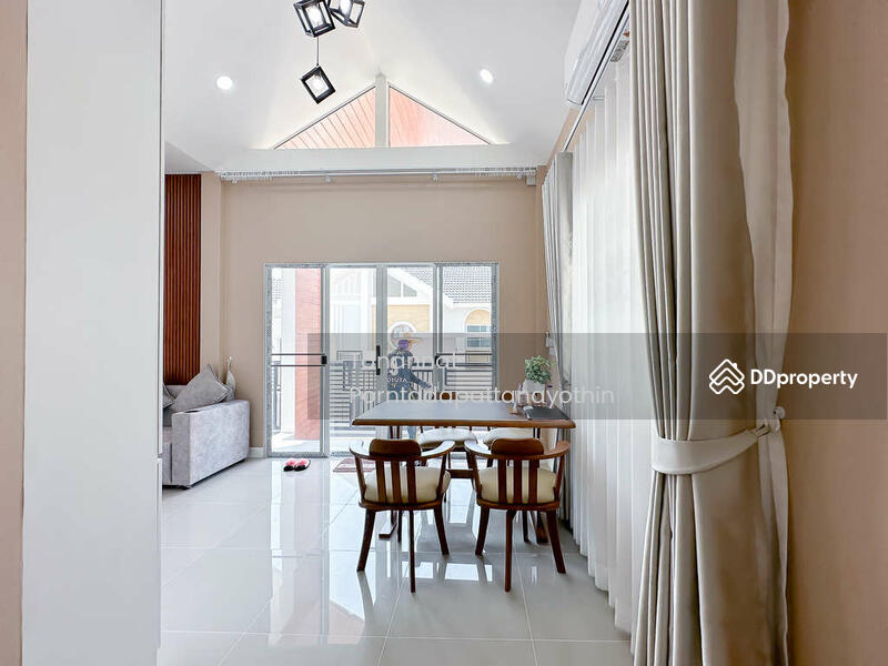 ขาย - บ้านใหม่ ที่ดินกว้าง 3 นอน 2 น้ำ, เชียงใหม่