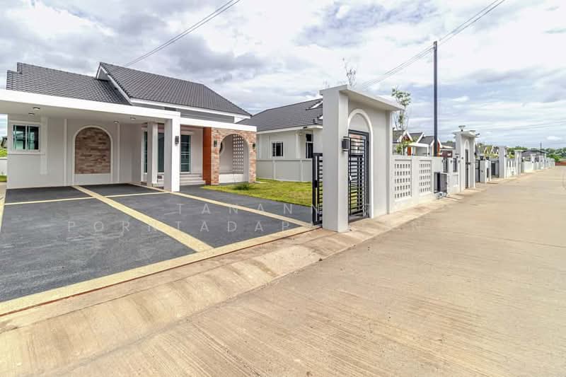 New House for Sale, Spacious land with 3 bedrooms and 2 bathrooms, Chiang Mai, Tha Wang Tal, Saraphi, Chiang Mai, 3 Bedrooms, 250 sqm, Single Detached House For Sale, by Tanannat Porntadapattanayothin, 11764694 - DDproperty.com