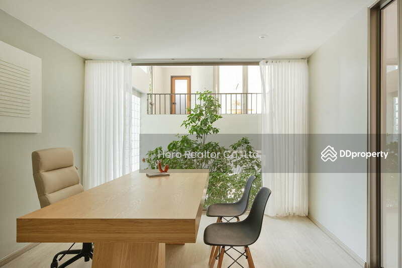 For Rent - Bangkok Home Office Ratchadaphisek BTS Ratchayothin MRT Lat Phrao BRE23693, Bangkok