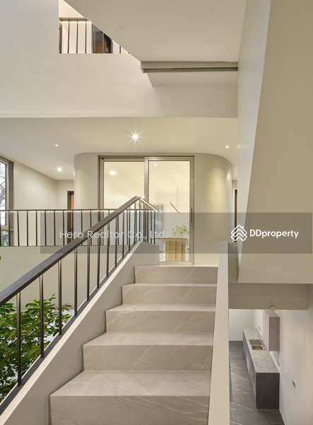 For Rent - Bangkok Home Office Ratchadaphisek BTS Ratchayothin MRT Lat Phrao BRE23693, Bangkok