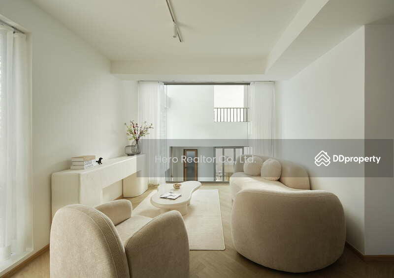 For Rent - Bangkok Home Office Ratchadaphisek BTS Ratchayothin MRT Lat Phrao BRE23693, Bangkok