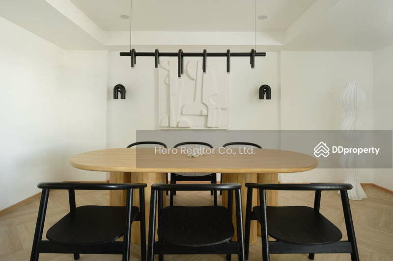 For Rent - Bangkok Home Office Ratchadaphisek BTS Ratchayothin MRT Lat Phrao BRE23693, Bangkok