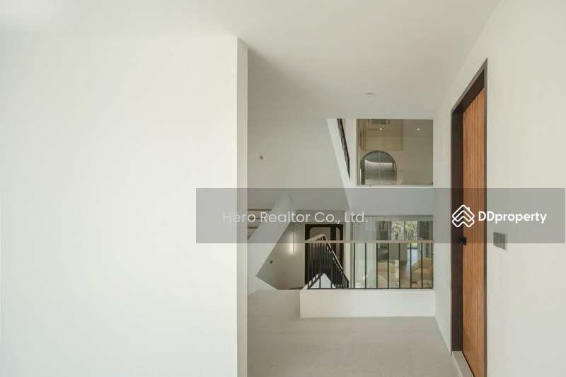 For Rent - Bangkok Home Office Ratchadaphisek BTS Ratchayothin MRT Lat Phrao BRE23693, Bangkok