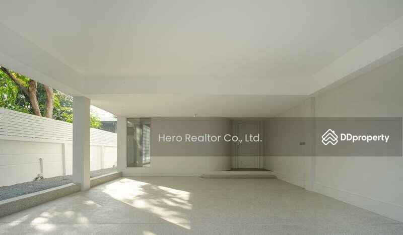 For Rent - Bangkok Home Office Ratchadaphisek BTS Ratchayothin MRT Lat Phrao BRE23693, Bangkok