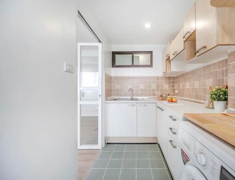 Lumpini Ville Phra Mae Maree-Sathorn, Bangkok, 46 Charoen Krung Road, Yan Nawa, Sathon, Bangkok, 2 Bedrooms, 60 sqm, Condo For Rent, by Amwika Karoonsombat, 11765493 - DDproperty.com