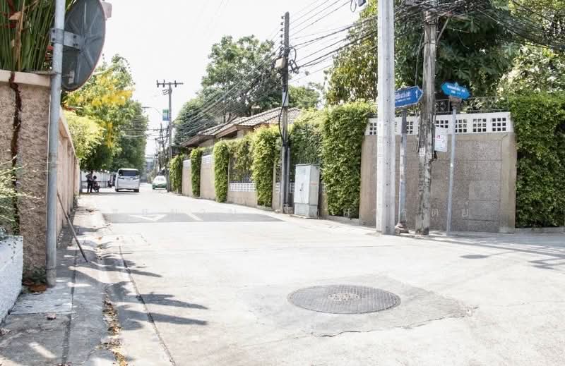 บ้านเดี่ยวในซอบพหลโยธิน 44 แปลงมุมติดถนน 2 ด้านเนื้อที่ 391 ตารางวาห่างจากถนนพหลโยธินไม่ถึง 300 เมตร, Bangkok, พหลโยธิน, Anusaowari, Bang Khen, Bangkok, 9 Bedrooms, 910 sqm, Single Detached House For Sale, by ณัฐธยาน์ ไชยวรุตย์, 11766229 - DDproperty.com