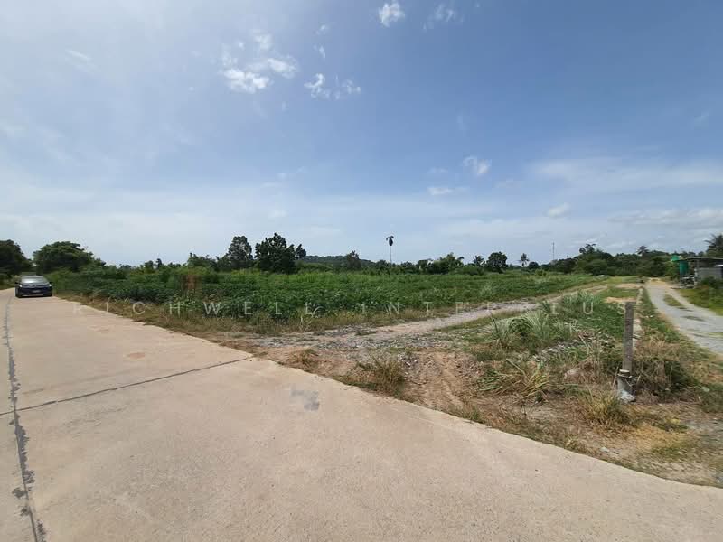 ขายที่ดินบางเสร่ถมแล้ว 4 ไร่ ติดถนนคอนกรีต ใกล้ถนนสุขุมวิท3 อ.สัตหีบ, ชลบุรี, บางเสร่, สัตหีบ, ชลบุรี, 6,652 ตร.ม., ที่ดิน ขาย, โดย RICHWELL INTERPLUS, 11767811 - DDproperty.com