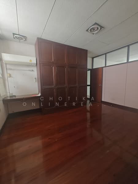 home office for sale Ekkamai 12, Bangkok, Khlong Tan Nua, Watthana, Bangkok, , 400 sqm, Office Space For Sale, by chotika onlinerealtor, 11768221 - DDproperty.com