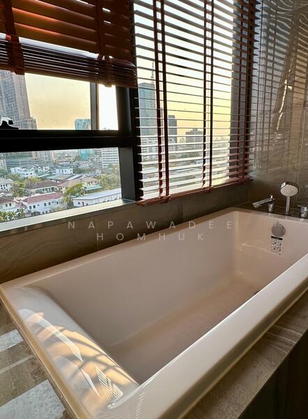 IDEO Q Sukhumvit 36, Bangkok, Soi Sukhumvit 36, Khong Tan, Khlong Toei, Bangkok, 1 Bedroom, 45 sqm, Condo For Rent, by Napawadee Homhuk, 11768491 - DDproperty.com