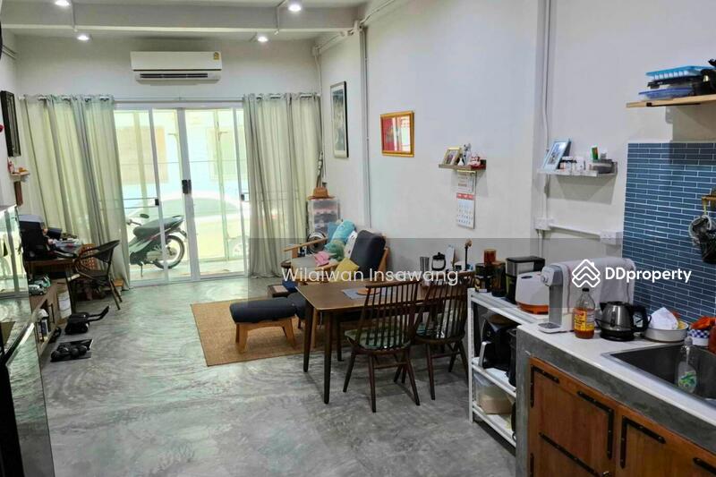 ขาย - ตึก รีโนเวท พร้อมอยู่ ดินแดง, กรุงเทพ
