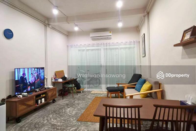 ขาย - ตึก รีโนเวท พร้อมอยู่ ดินแดง, กรุงเทพ