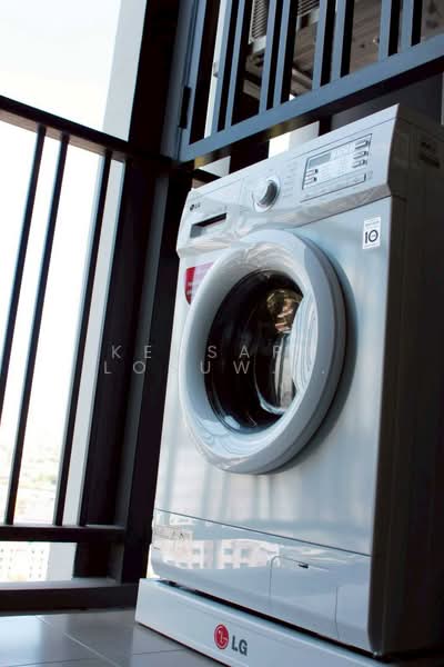 The Base Park East Sukhumvit 77, Bangkok, 99 Soi Pridi Banomyong 2, Phra Kanong Nua, Watthana, Bangkok, 1 Bedroom, 30 sqm, Condo For Rent, by Kedsara Losuwarat, 11769898 - DDproperty.com