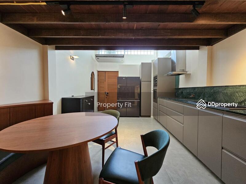 For Rent - Newly renovated 3.5-Storey townhome, Bangkok