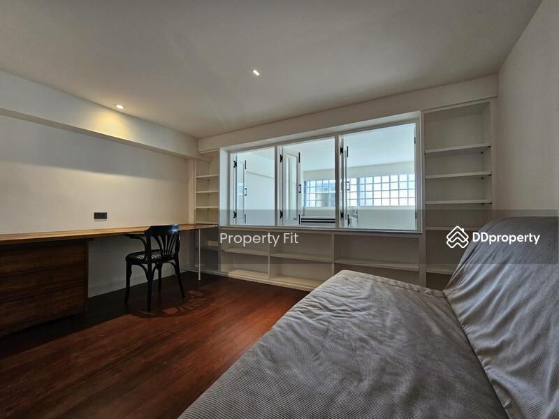 For Rent - Newly renovated 3.5-Storey townhome, Bangkok