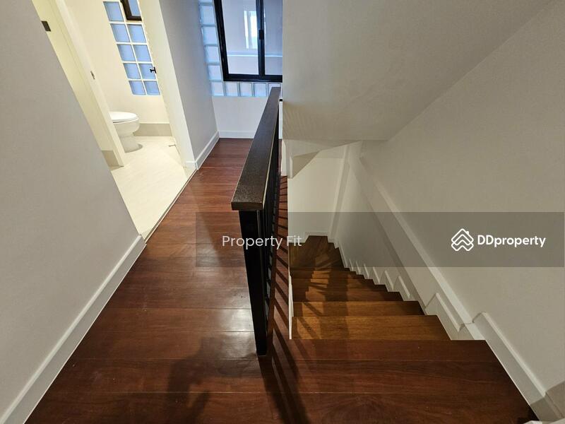 For Rent - Newly renovated 3.5-Storey townhome, Bangkok