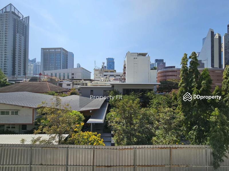 For Rent - Newly renovated 3.5-Storey townhome, Bangkok