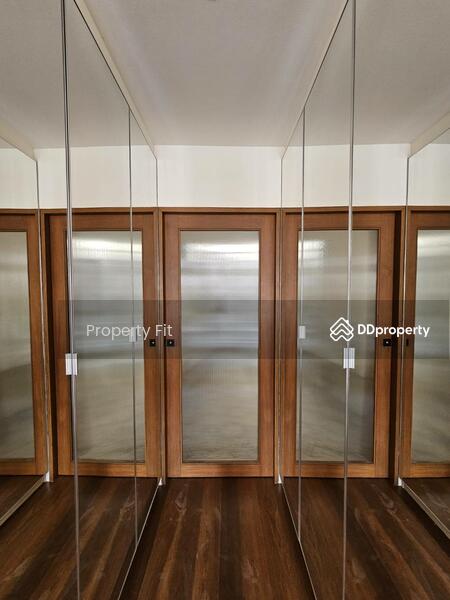 For Rent - Newly renovated 3.5-Storey townhome, Bangkok
