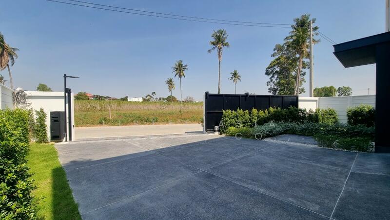 For Sale - Highgrove Villas, Chon Buri (Pattaya)