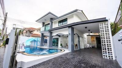ขาย - บ้านพูลวิลล่า 6 ห้องนอน ในจอมเทียน - พัทยา, ชลบุรี