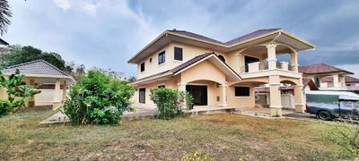 ขาย - บ้านเดี่ยว 5 ห้องนอน พร้อมสระว่ายน้ำ ในมาบประชัน - พัทยา, ชลบุรี