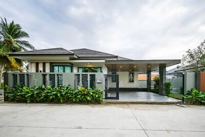 ขาย - บ้านเดี่ยว 3 ห้องนอน พร้อมสระว่ายน้ำ ในมาบประชัน - พัทยา, ชลบุรี